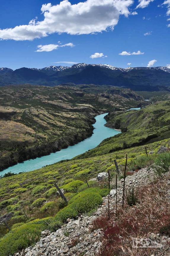 O visual absolutamente maravilhoso, com cara de cartão postal, do rio Baker, região de Cochrane, na Carretera Austral, no sul do Chile